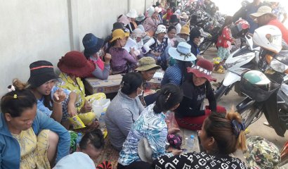 270 garment workers stage sit-in to guard closed factory in Kandal 
