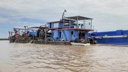 Cambodia creates panel to monitor sand-dredging after protests from residents