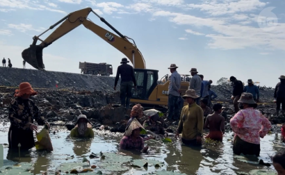 Cambodia land protesters convicted of obstruction