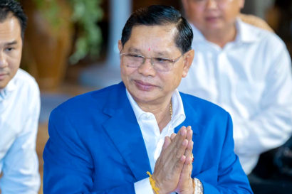 Hun Sen says adviser defrauded several Cambodians with bribe demands